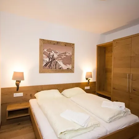 Luxury Apartment With Balcony And Access To Sauna * Neukirchen am Großvenediger