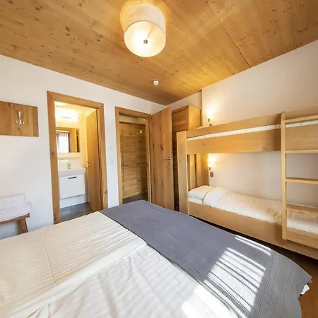 Luxury Apartment With Balcony And Access To Sauna Neukirchen am Großvenediger