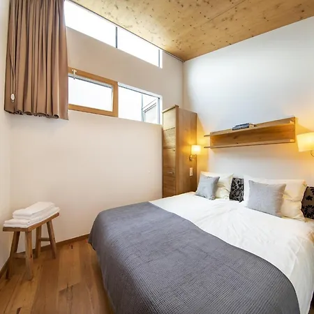 Luxury Apartment With Balcony And Access To Sauna * Neukirchen am Großvenediger