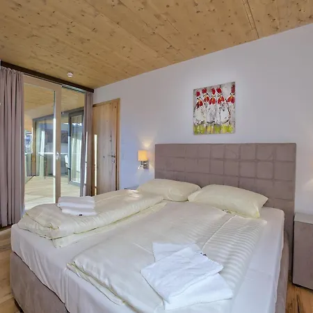 Luxury Apartment With Balcony And Access To Sauna Neukirchen am Großvenediger