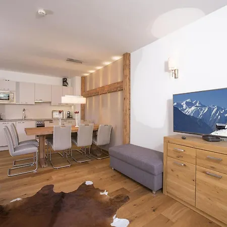 Luxury Apartment With Balcony And Access To Sauna Neukirchen am Großvenediger