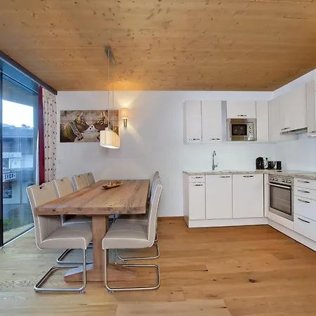 Luxury Apartment With Balcony And Access To Sauna Lejlighed Neukirchen am Großvenediger