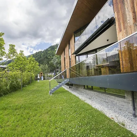 Luxury Apartment With Balcony And Access To Sauna Neukirchen am Großvenediger