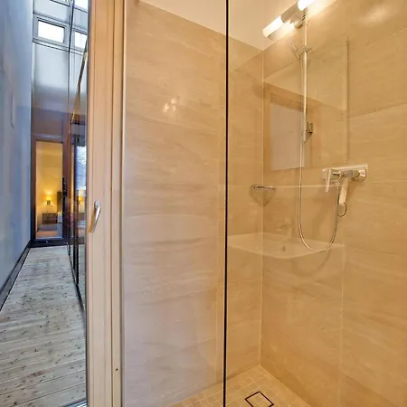 Luxury Apartment With Balcony And Access To Sauna * Neukirchen am Großvenediger