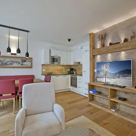 Lejlighed Luxury Apartment With Balcony And Access To Sauna Neukirchen am Großvenediger