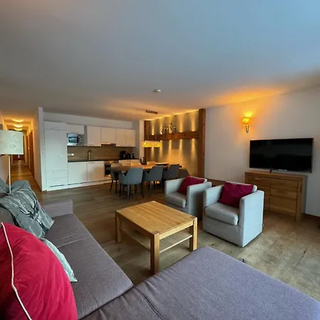Luxury Apartment With Balcony And Access To Sauna Lejlighed