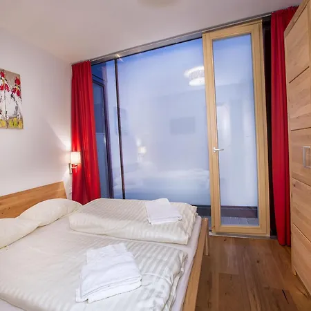 Lejlighed Luxury Apartment With Balcony And Access To Sauna