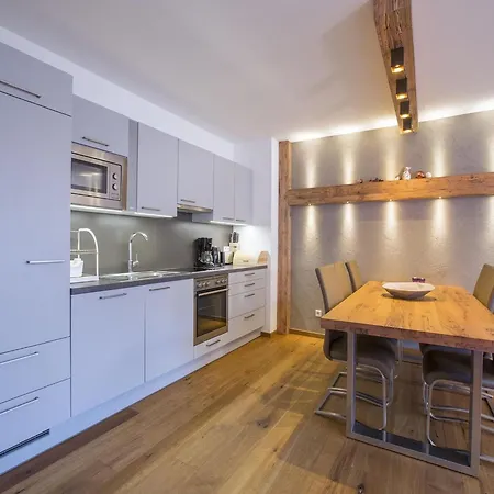 Luxury Apartment With Balcony And Access To Sauna * Neukirchen am Großvenediger