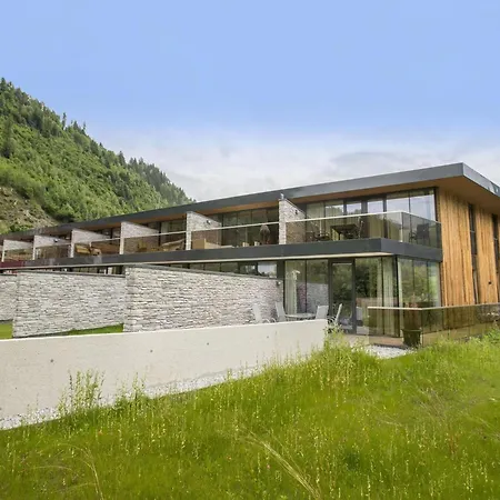 Luxury Apartment With Balcony And Access To Sauna *