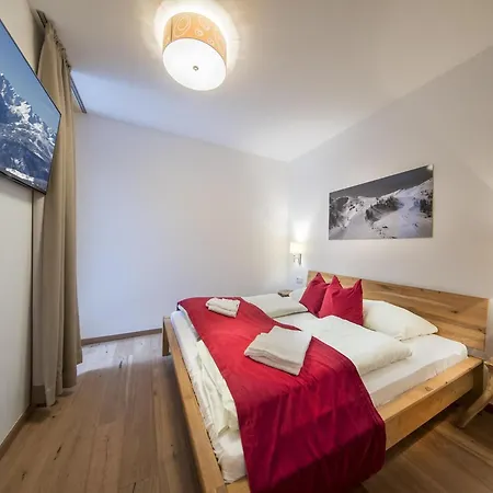 Luxury Apartment With Balcony And Access To Sauna Neukirchen am Großvenediger